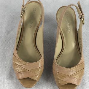 Naturalizer Number 5 comfort. Size 6.5. Color tan.